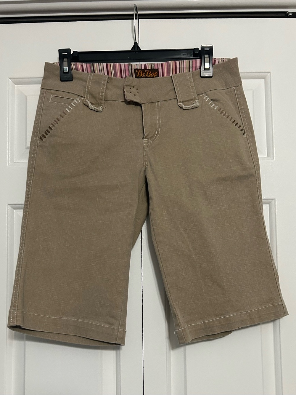 Y2K/00s BeBop Tan Knee-Length Bermuda Shorts with Subtle Stitching